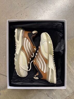 Givenchy GIV 1 Tan sneakers